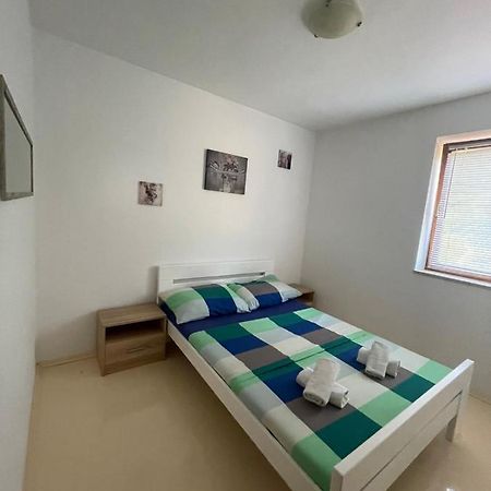 First Choice Apartment เนเรซีน ภายนอก รูปภาพ