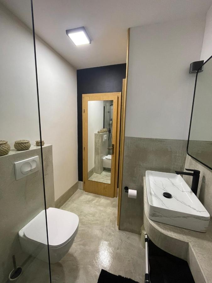 First Choice Apartment เนเรซีน ภายนอก รูปภาพ